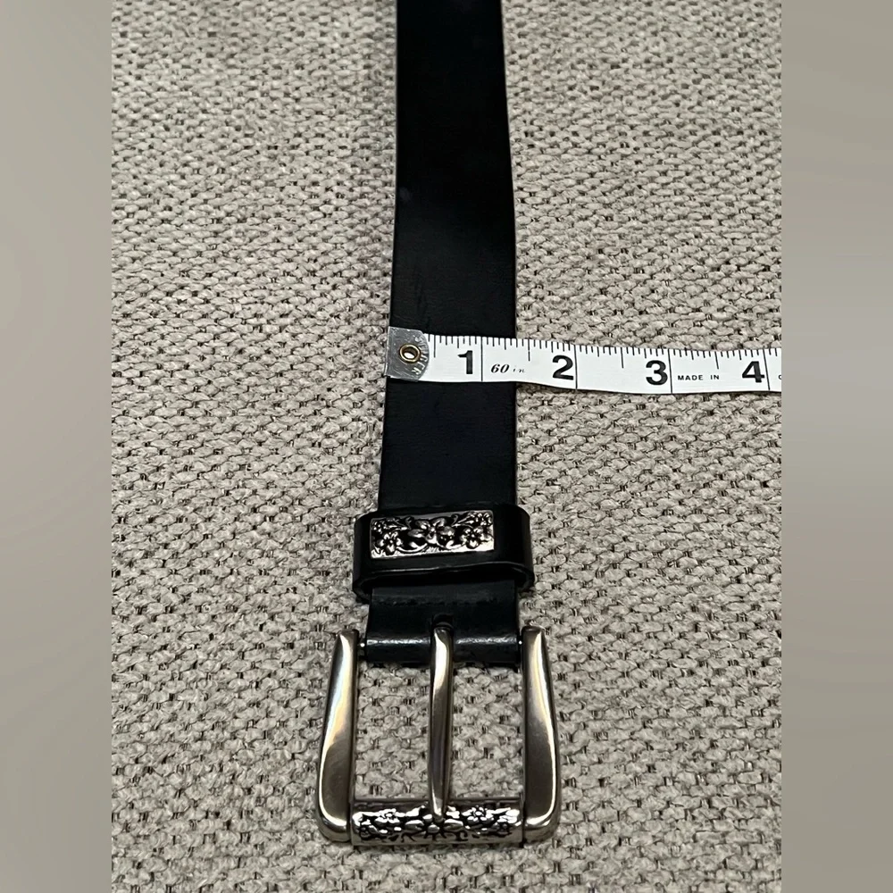 Elegant Black Leather Belt with Silver Buckle - Picture 7 of 7